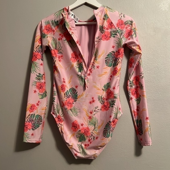 🩱Art Class Girls One Piece Pink Floral Rashguard Swimsuit size 14/16 pool - Picture 10 of 11